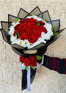 19 Kırmızı Gül ve Papatya Buketi